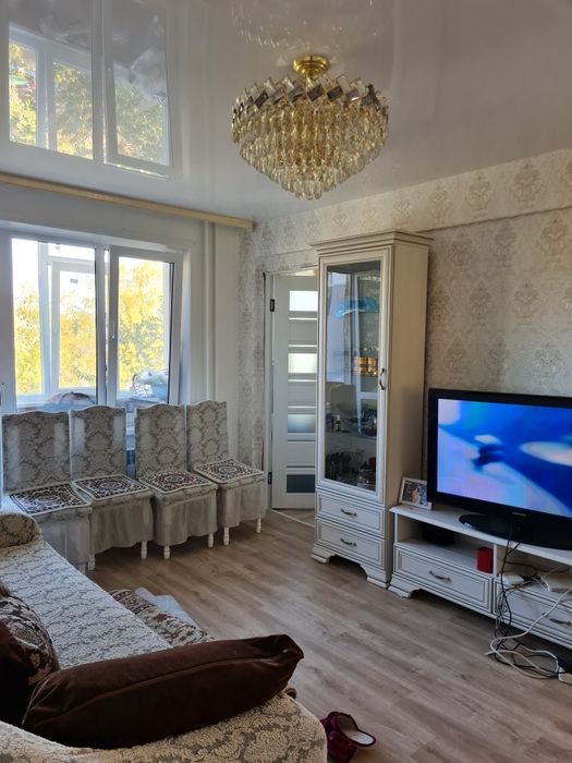 Продам 4-х комнатную квартиру, в районе библиотеки Пушкина