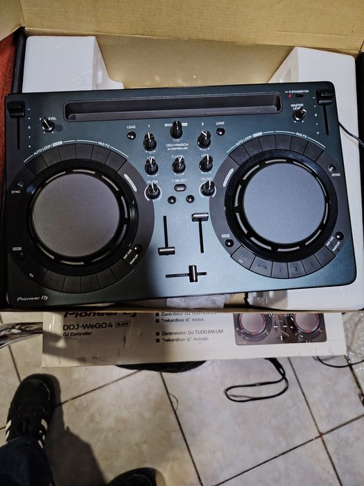DJ контролер Pioneer - DDJ-WEG04