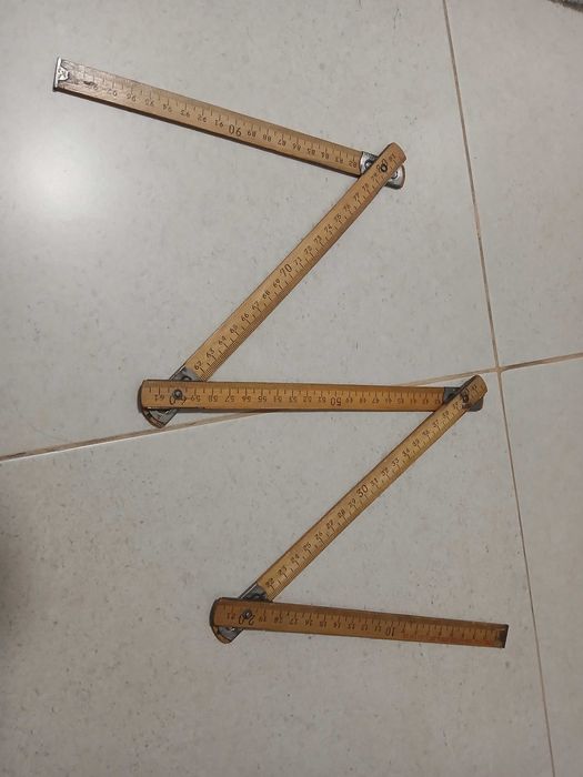 Metru pliabil vechi din lemn