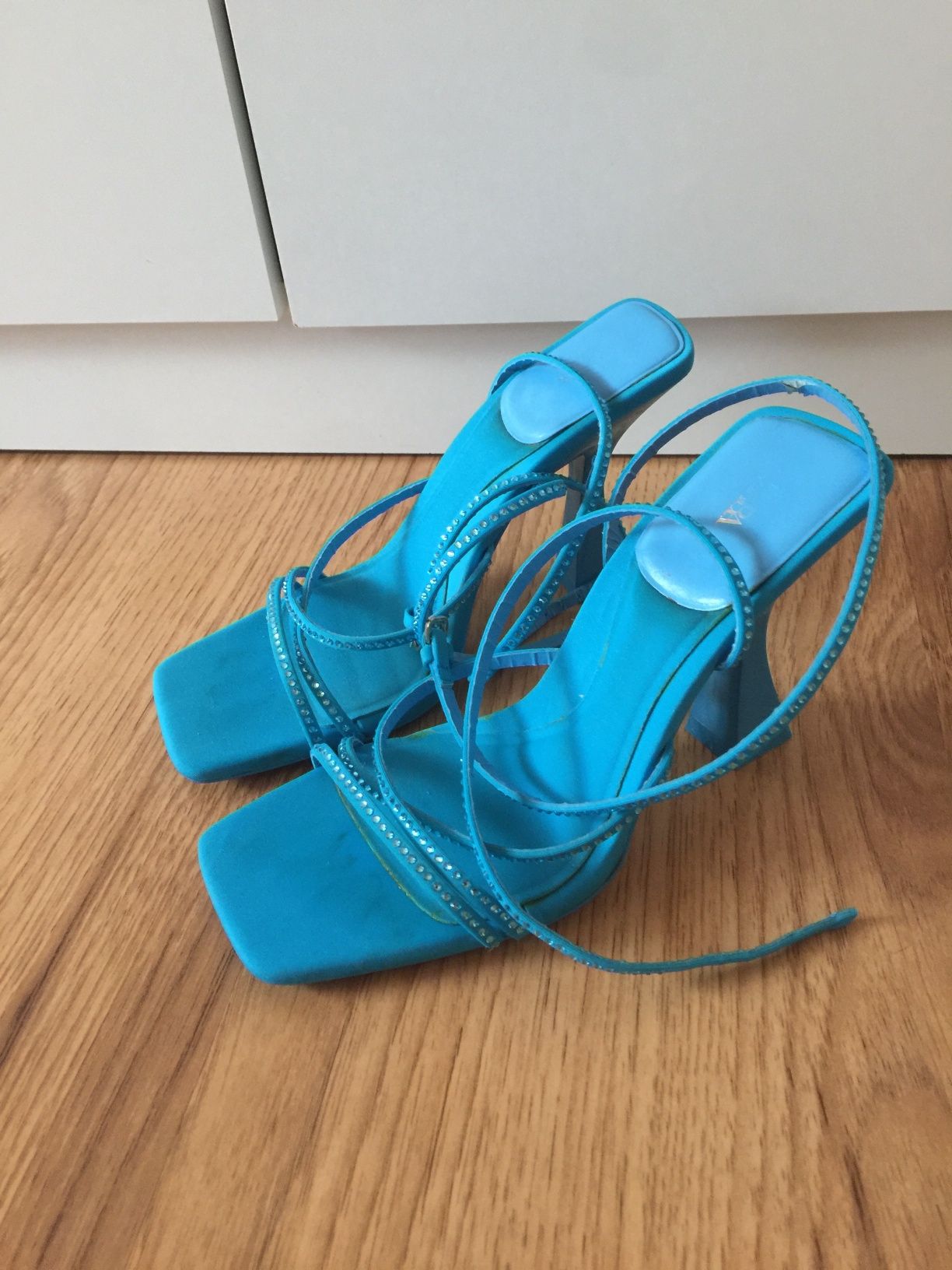 Zara сандали на ток