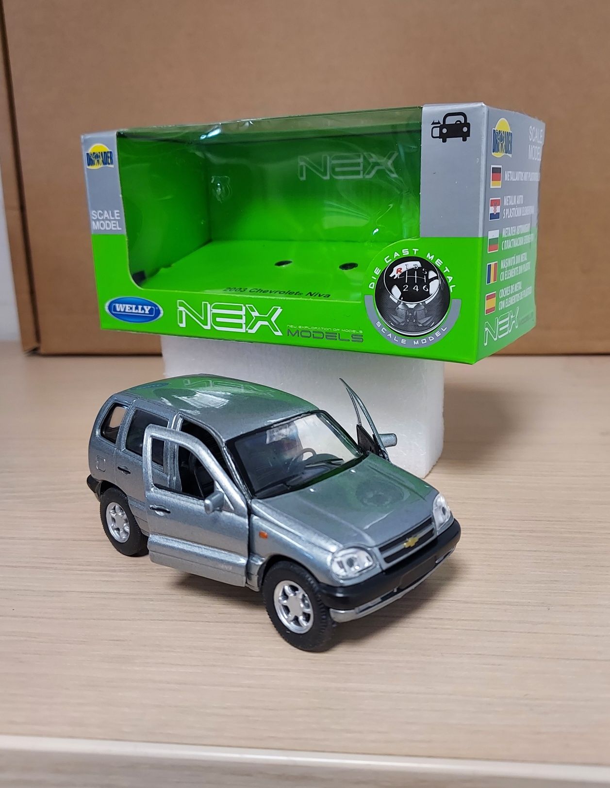 Macheta Chevrolet Niva 2003-Vaz,Lada Niva-Welly 1/34-masinuta colectie