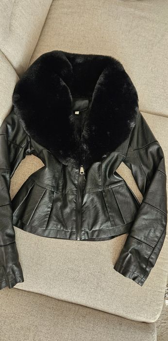 Geacă / jachetă superbă din piele ecologică și îmblănită