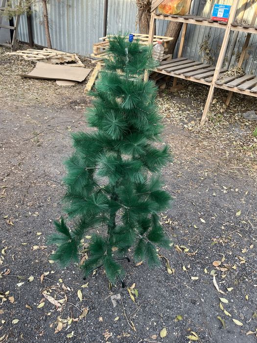 Ёлка 130 сантиметров .