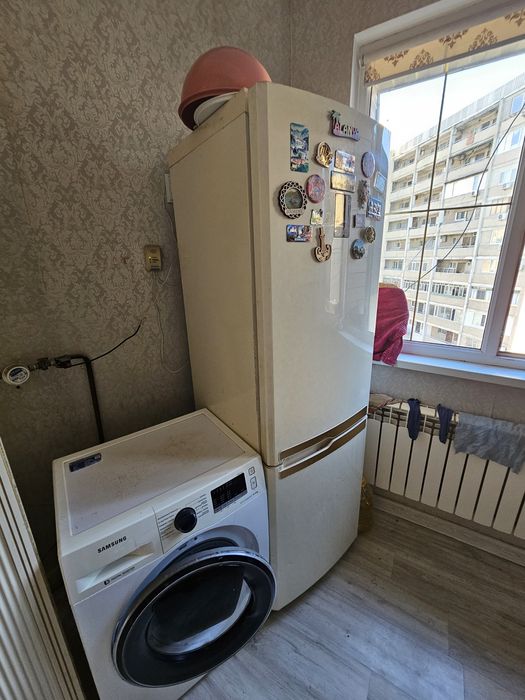 Продам холодильник за символическую сумму или отдам мвлоимущим семьям