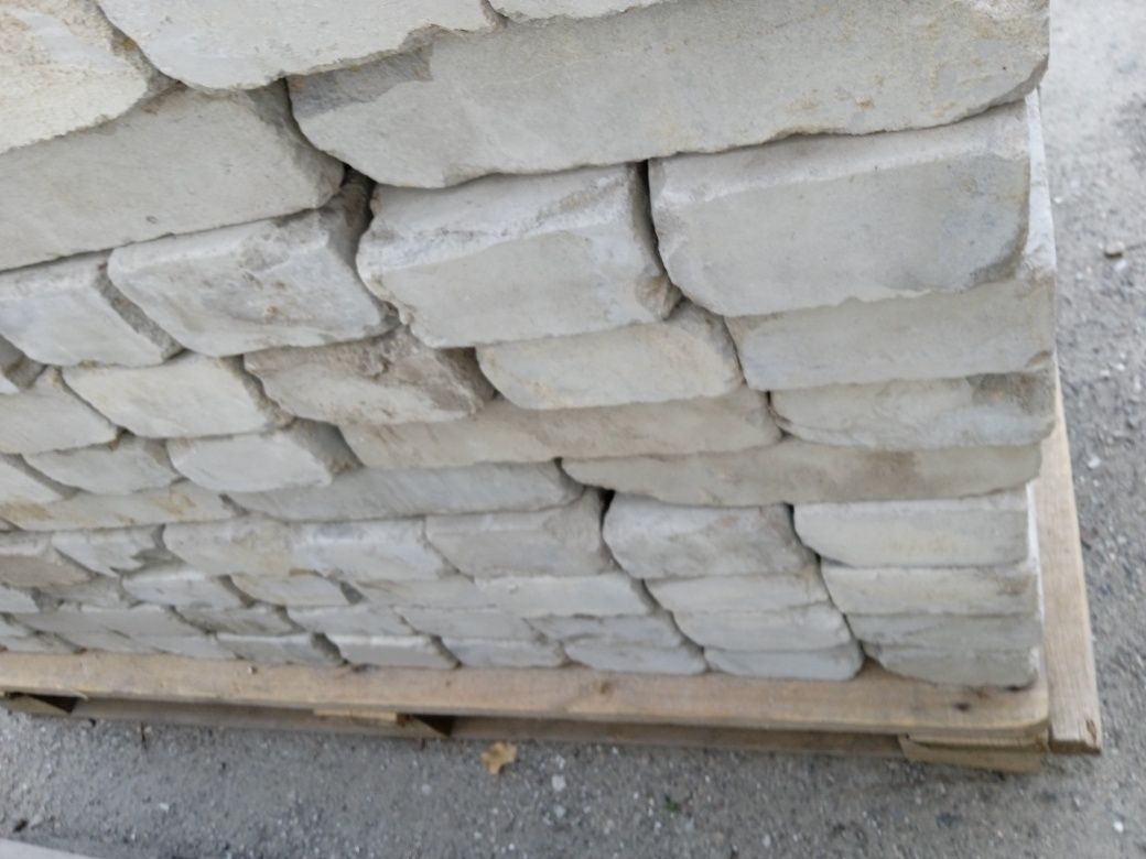 375 шт кирпичи продам кирпич