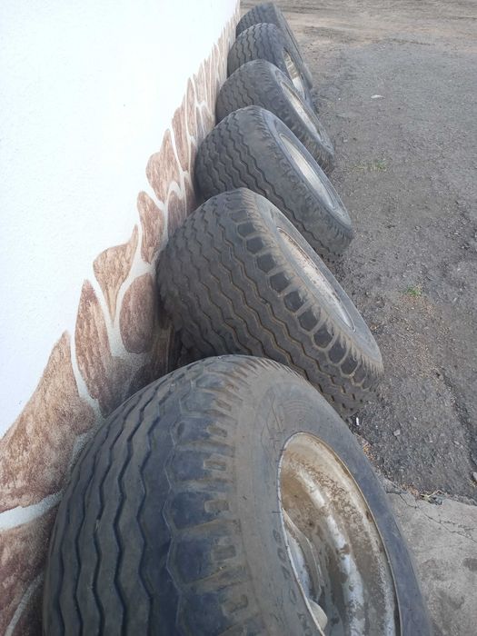 Гуми и джанти за ремарке Ремби 10 т