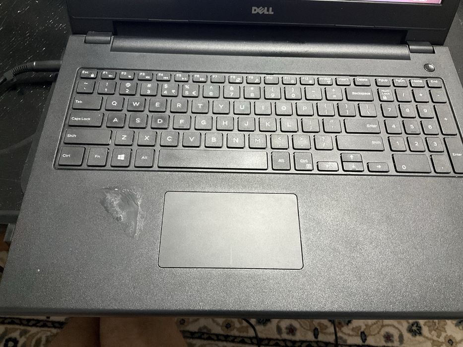 Laptop Dell i3 8gb ram , ssd , windows , gata de utilizare