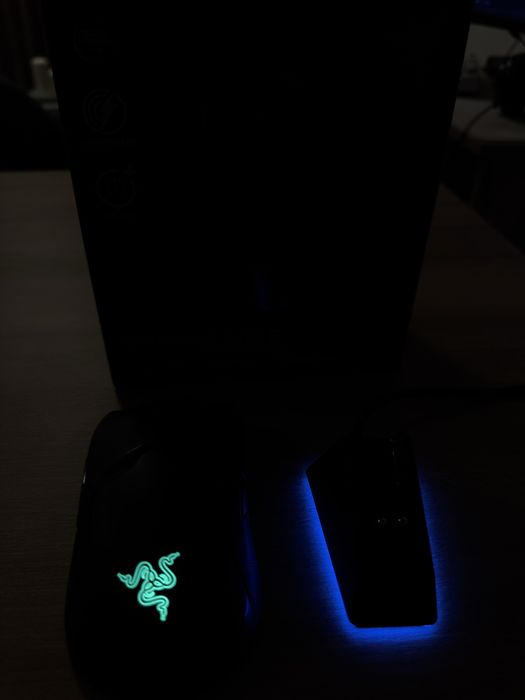 Геймърска мишка Razer Viper Ultimate с док, идеално състояние