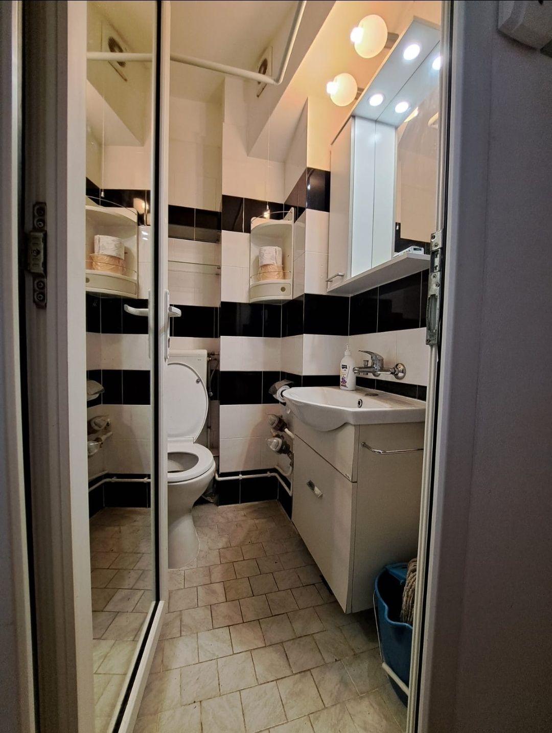 Proprietar, vând garsonieră la Boul Roșu - 21.000 euro (vândut)