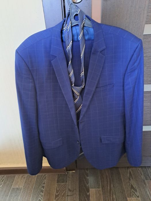 Продам мужской костюм состояние нового!