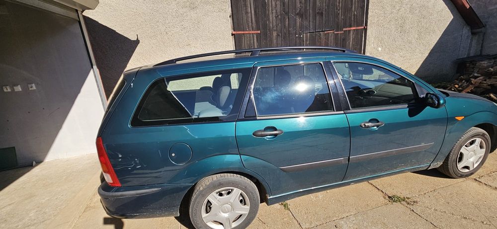 Vand Ford Focus 1.6 Combi Benzina 2002