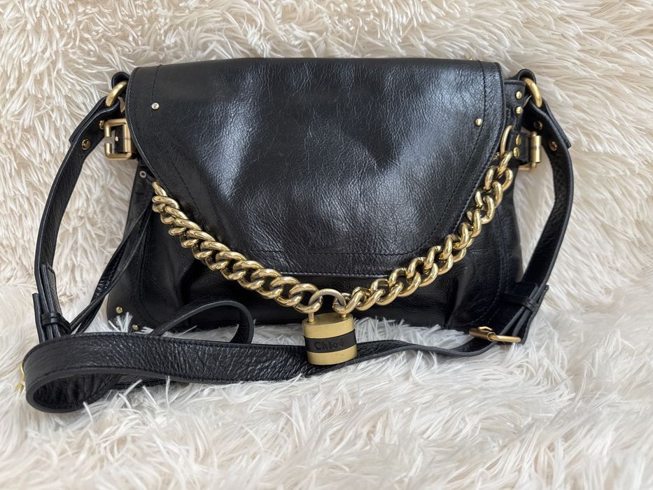 Chloe черна с верига и катинар