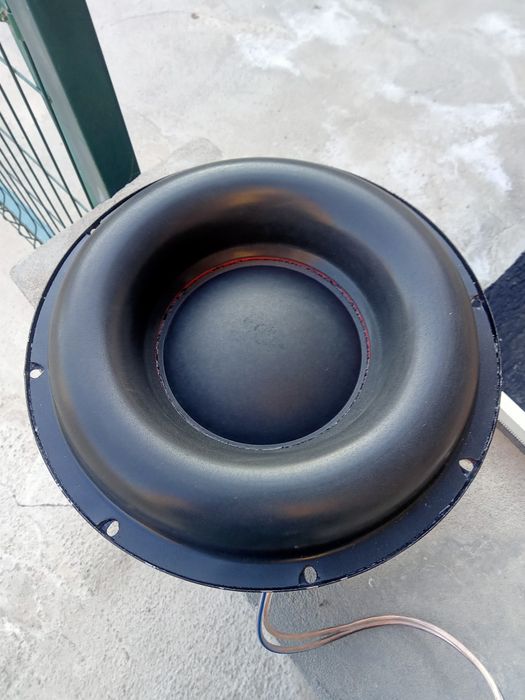 Продам Сабвуфер 10 дуймовый в хорошем состоянии.