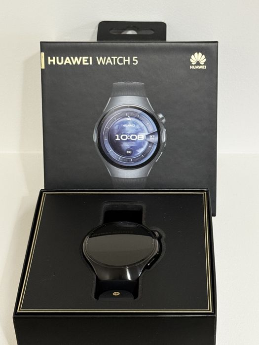 Часовник Huawei watch 5