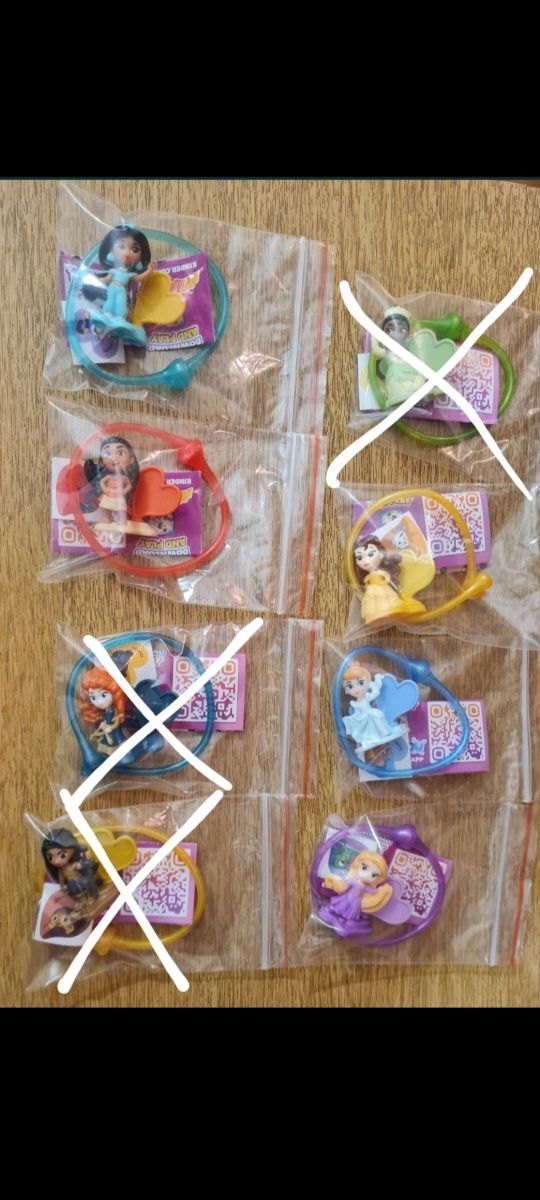 8. Kinder surprise/ Киндер сюрприз играчки от шоколадови яйца