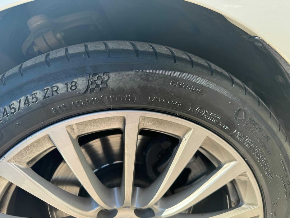 Michelin Pilot Sport 4   245/45/ZR18 VARA