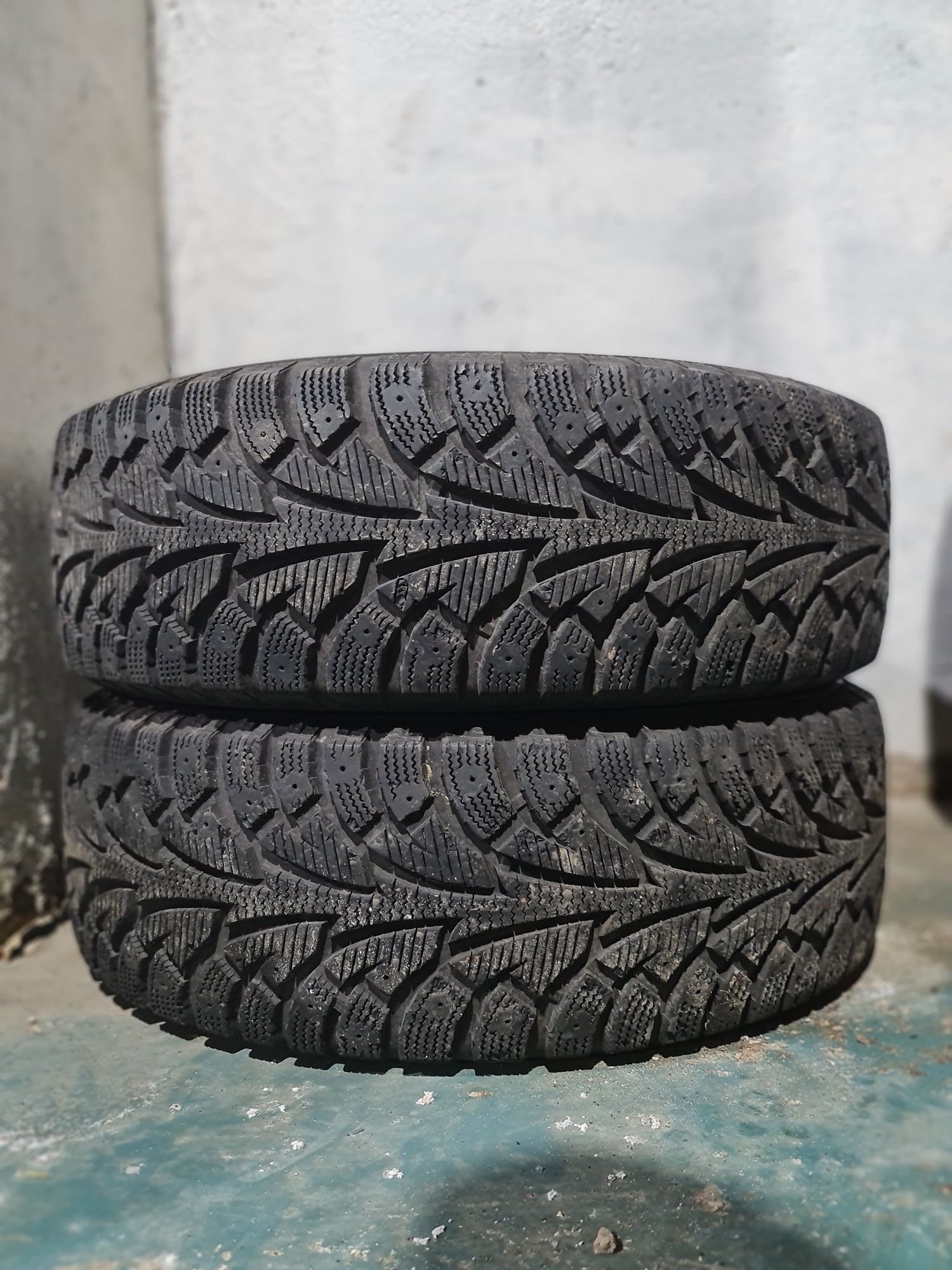 2x 205/65/16 M+S HANKOOK 8MM Stare impecabila