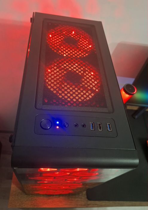 Vând Sistem Desktop PC Gaming