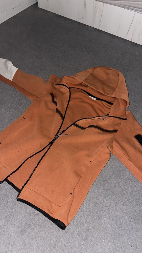 ОРИГИНАЛЕН  Nike Tech Fleece