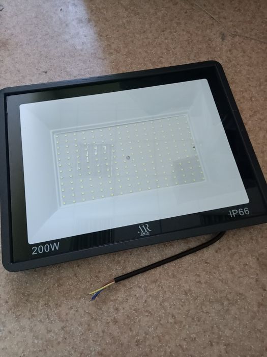 Светодиодный прожектор