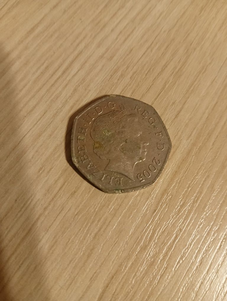 Монета Елизабет втора 50 pence