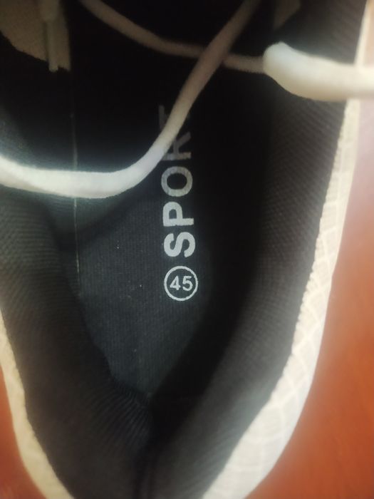 Кросовки новые спортивные размер 45