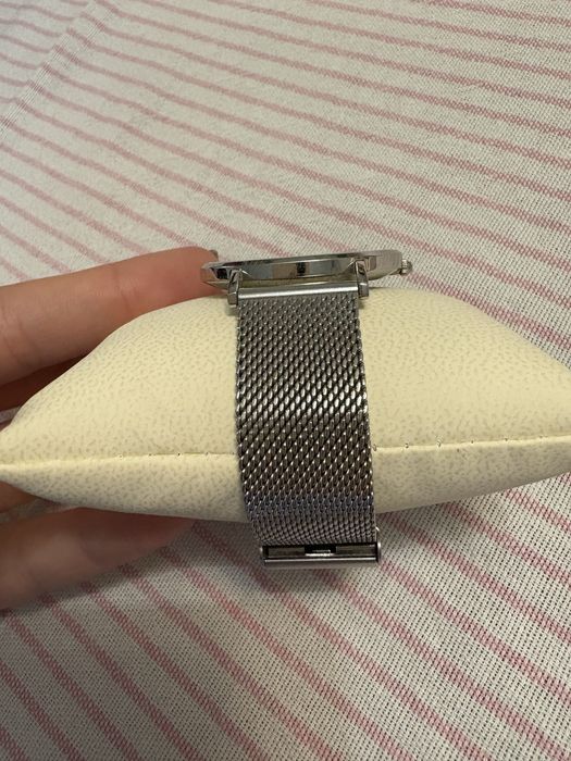 Красив и нов часовник “U.S.Polo”от нераждаема стомана,в сребърен цвят!