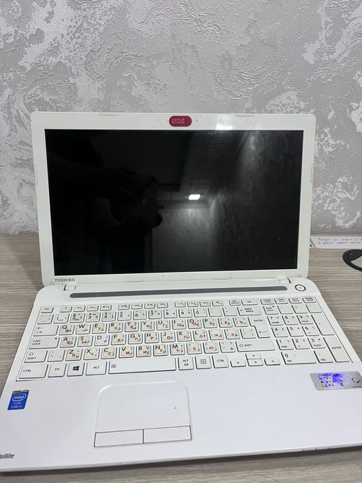 ноутбук Toshiba Satellite C50-A550