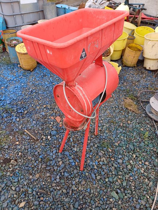 Moara cereale motor 220 volti