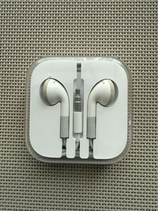 IPhone Headphones Earbuds Wired - Оригинални Слушалки Apple с кабел