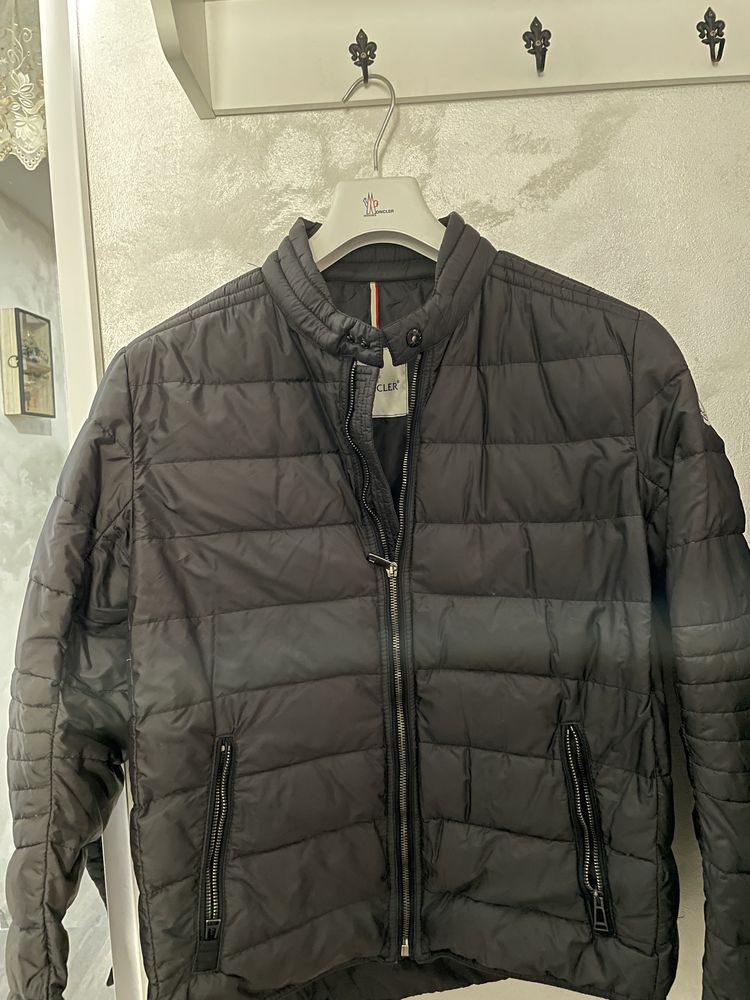 Geaca din puf Moncler Bărbați