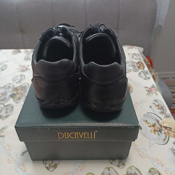 Продавам обувки DUCAVELLI