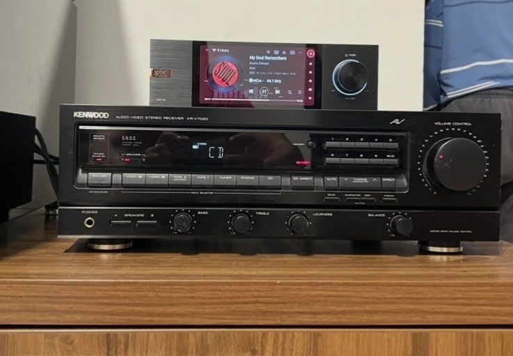 Amplificator stereo Kenwood KR V7020