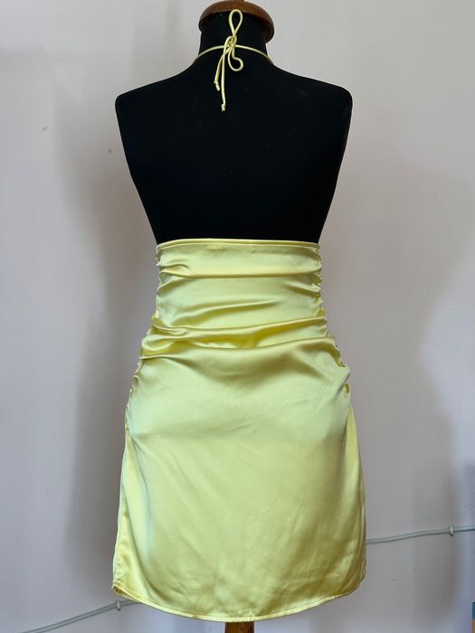 Лятна жълта рокля