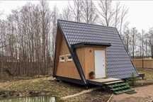 Cabana stil A Frame, casa, foisoare si terase din structura de lemn