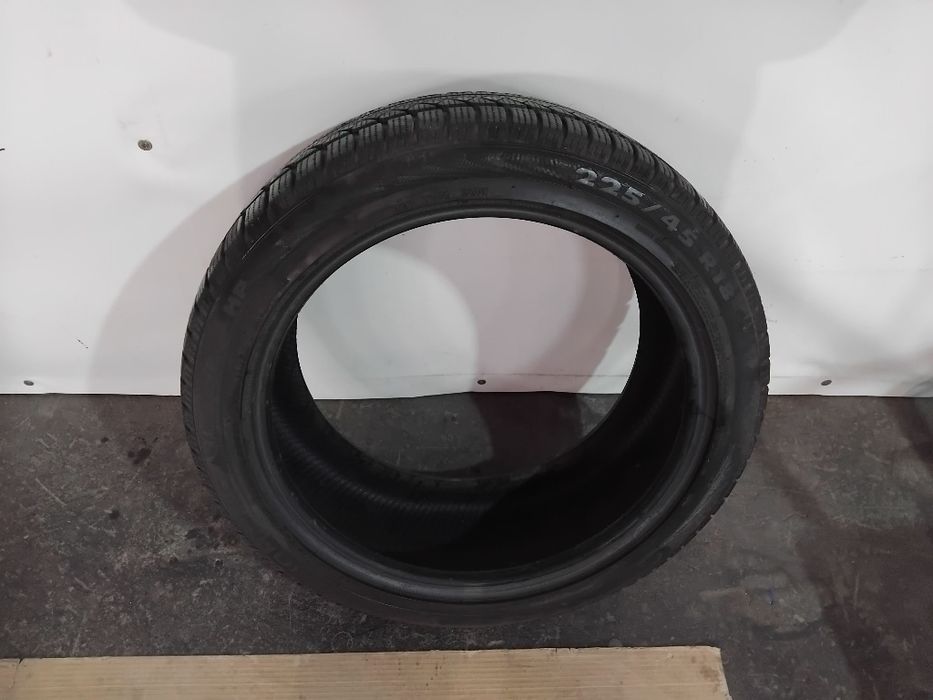 Зимна гума единичка 225 45 18
