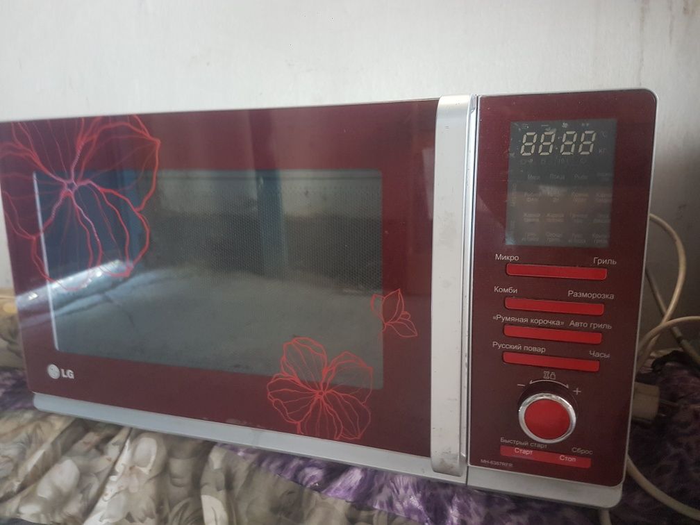 Продаю микроволновую печь  бу