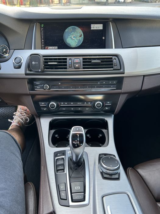 BMW  530 xDrive.