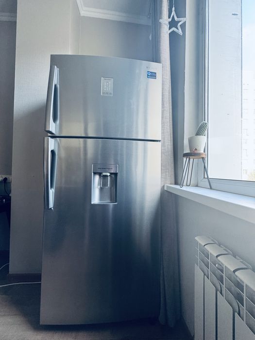 Холодильник Samsung