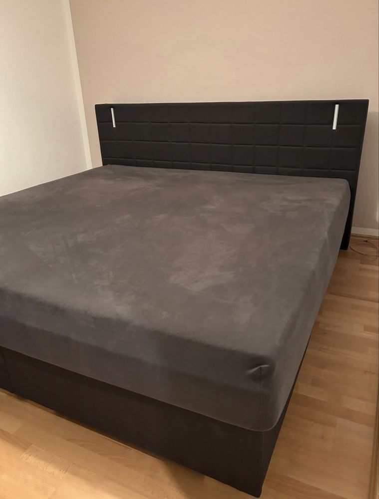 Pat 200x200, împreună cu salteaua.