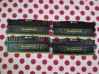 Kit Memorie Ram Corsair Vengeance Black 16 GB (4X4) 1600Mhz DDR3.