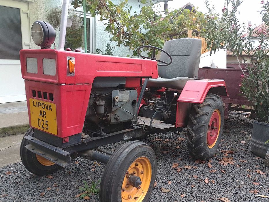 Vand Tractor Hebei 15 CP, plug, freza, semanatoare, prasitoare,remorca