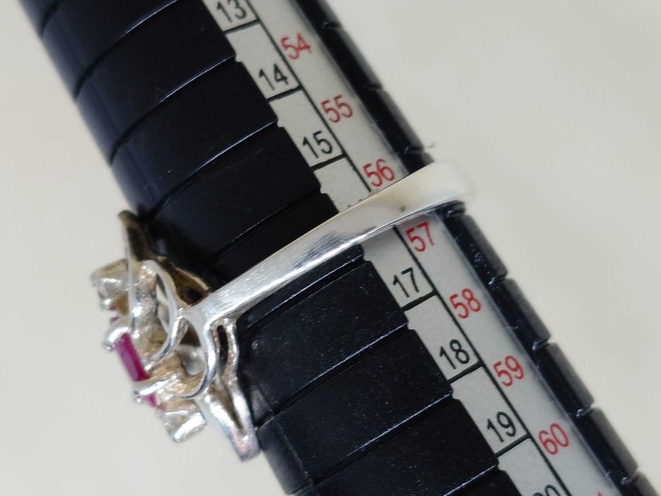 Inel din argint cu rubin natural și gosenite