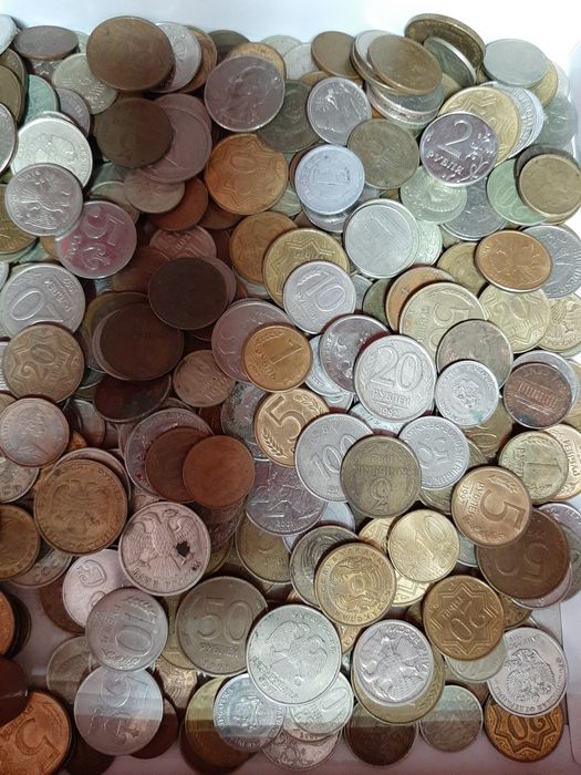 Продаю разные зарубежные и советские монеты
