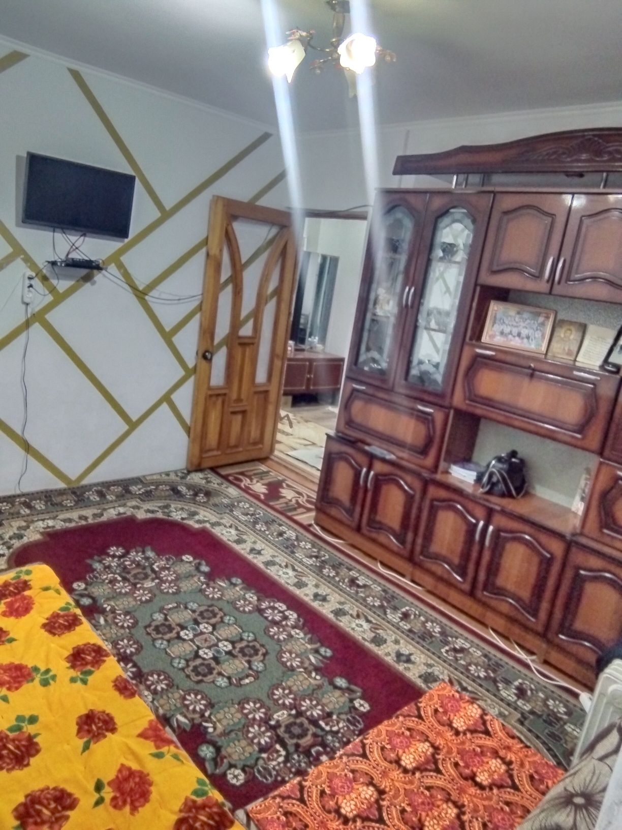 Срочно продаю свою 3-х комнатную квартиру в г. Чирчик в доль дароги