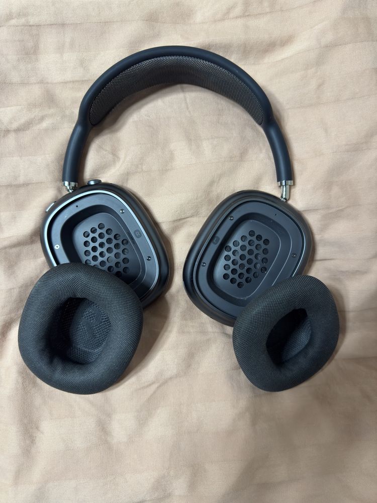 AirPods Max 2023