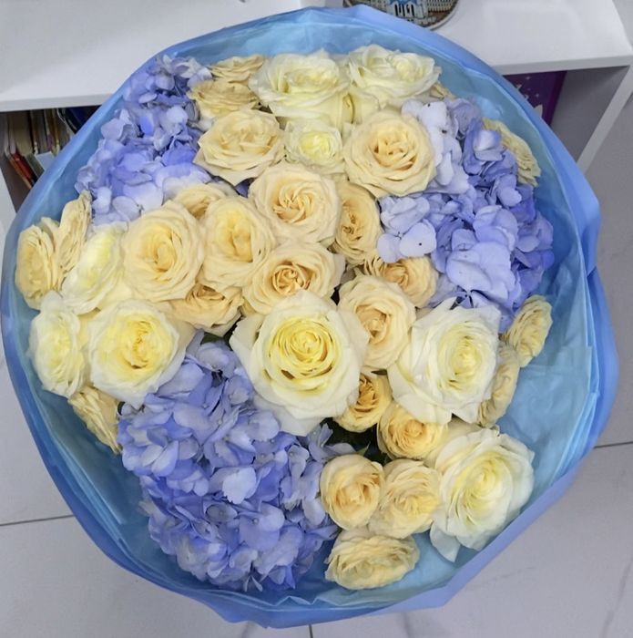 Букет свежих цветов