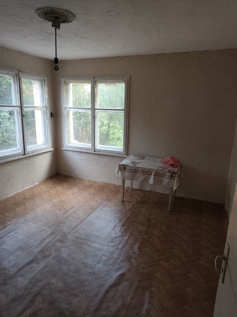 Продавам къща с Средец,обл Стара Загора