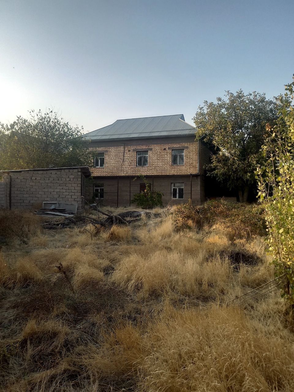 Xovli uy sotiladi