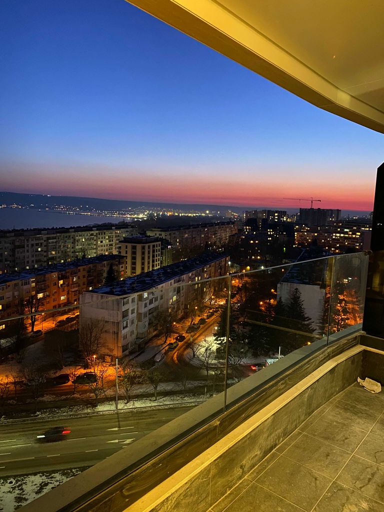 Дава се под наем Двустаен апартамент в Варна, Бриз - 72 кв.м за 1150 € - Снимка #13
